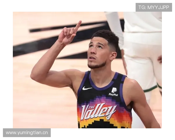 布克训练完顺手买了辆法拉利，说油费比他喝的蛋白粉便宜