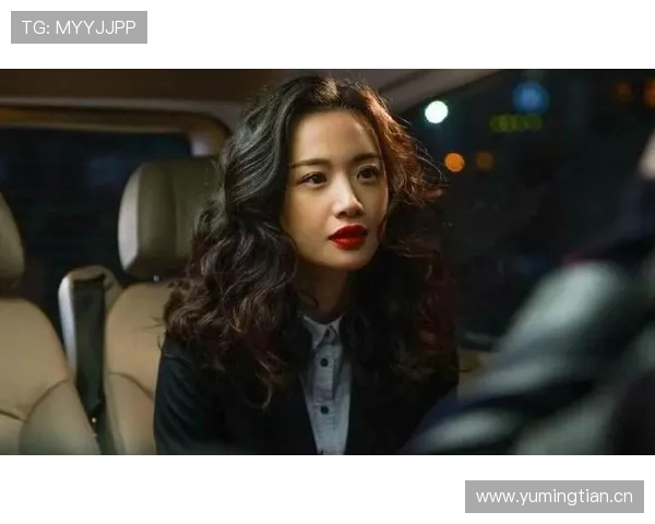 李梦赛后签完名直接钻进那辆让人眼馋的黑色SUV，生活像分了两个剧本