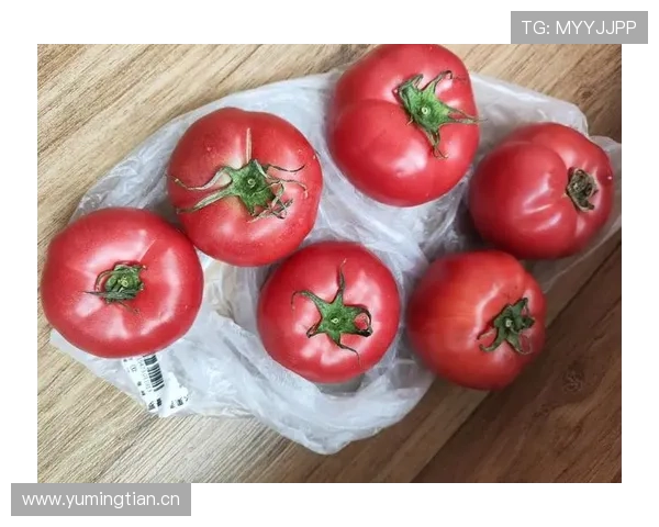 邹敬园家里摆满奖杯，邻居以为开了个小超市